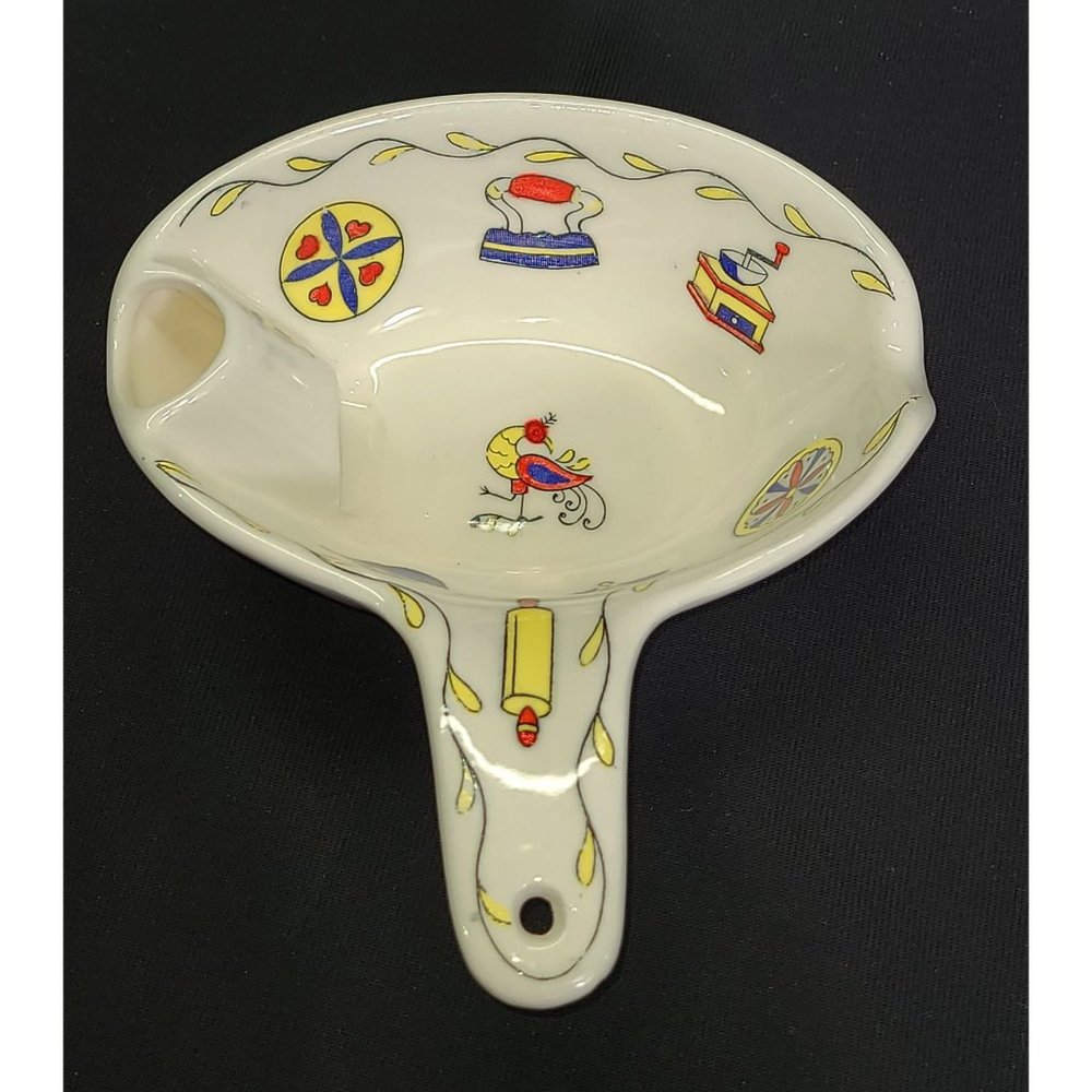 Brinns PA. hand painted ladle grease gravy seperator